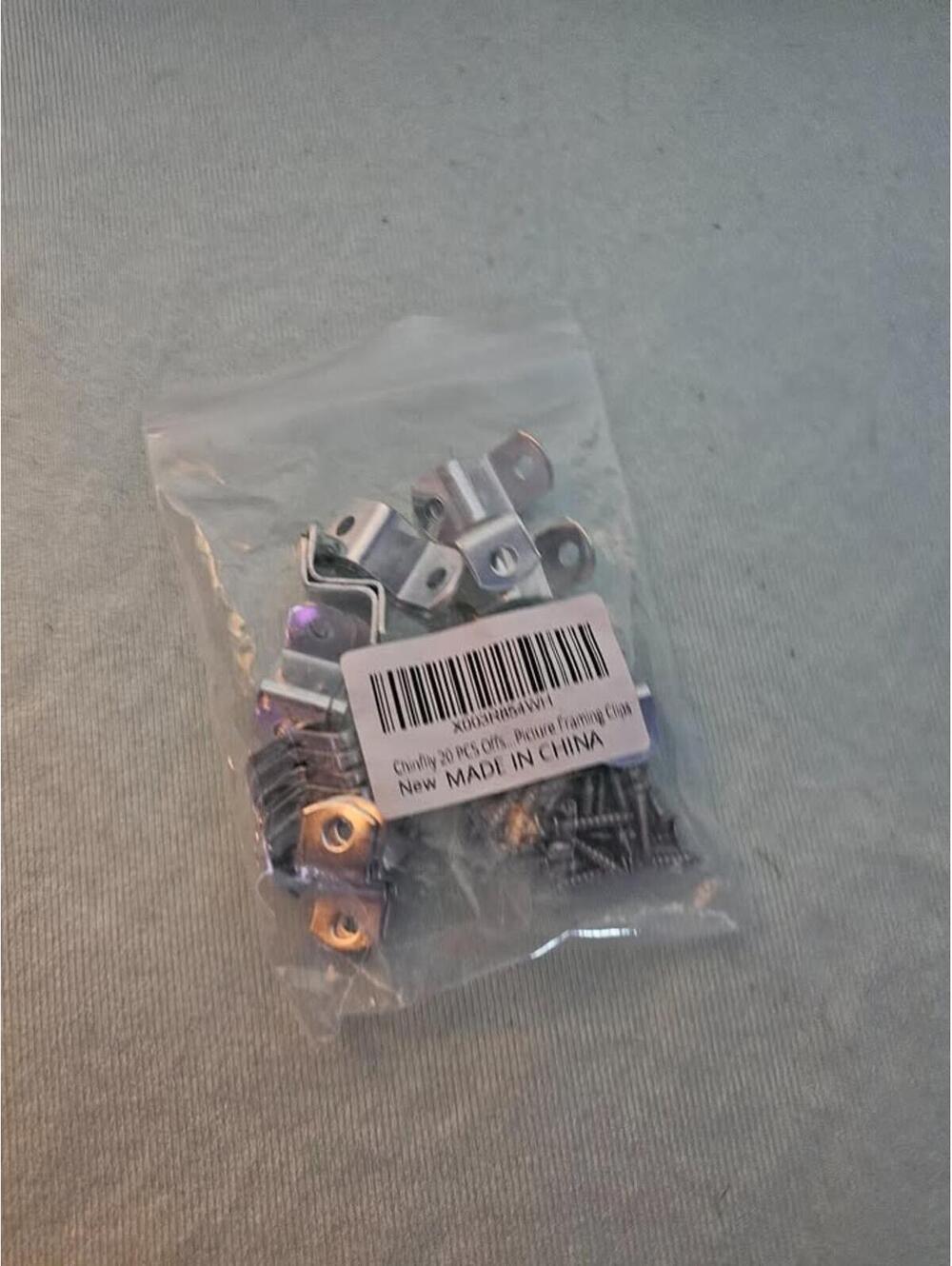 Chinlfly 20 Pcs Picture Frame Clips with Screws – Offset Mounting Hardware Set